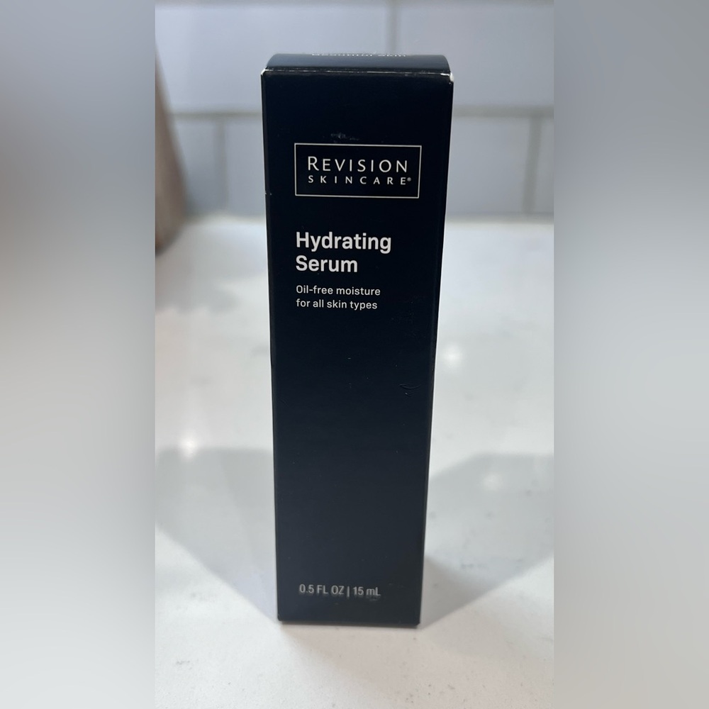 Revision Skincare Hydrating Serum - Black